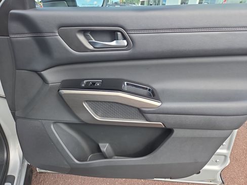 Used 2023 Nissan Pathfinder Platinum image 17