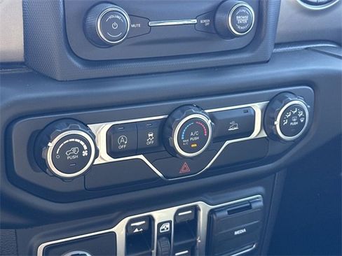 Used 2020 Jeep Gladiator Sport w/ Quick Order Package 24S image 20