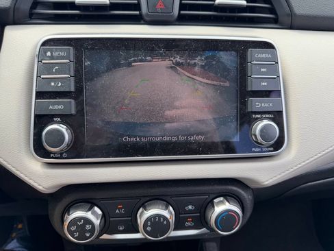 Used 2021 Nissan Versa SV FWD image 28