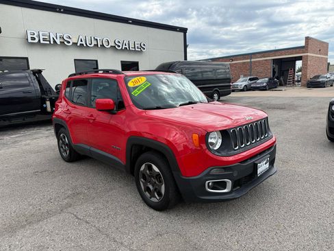 Used 2015 Jeep Renegade Latitude FWD image 4