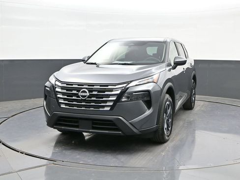 Used 2025 Nissan Rogue SV AWD/4WD image 26