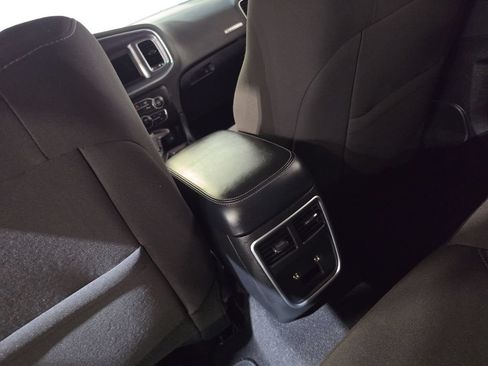 Used 2020 Dodge Charger SXT RWD image 21