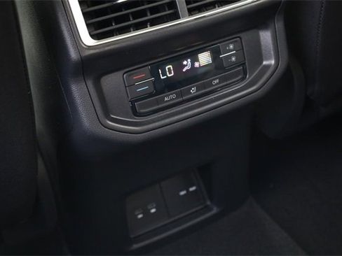 New 2026 Volkswagen Atlas SE image 25