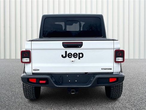Used 2021 Jeep Gladiator Sport image 4