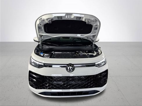 New 2026 Volkswagen Tiguan SEL R-Line image 23