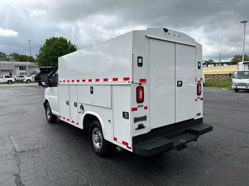 Used 2022 Chevrolet Express 3500 w/ Power Convenience Package RWD image 6