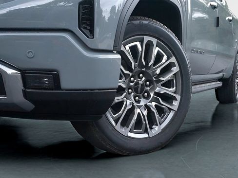Used 2025 GMC Sierra 1500 Denali Ultimate AWD/4WD image 12