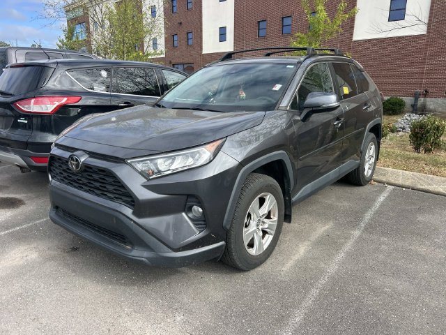 Used 2021 Toyota RAV4 XLE w/ Convenience Package FWD image 1