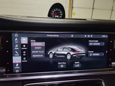 Used 2018 Porsche Panamera 4S image 41