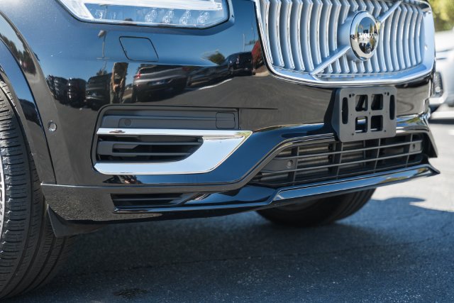 Certified 2025 Volvo XC90 T8 Plus w/ Protection Package Premier AWD/4WD image 14