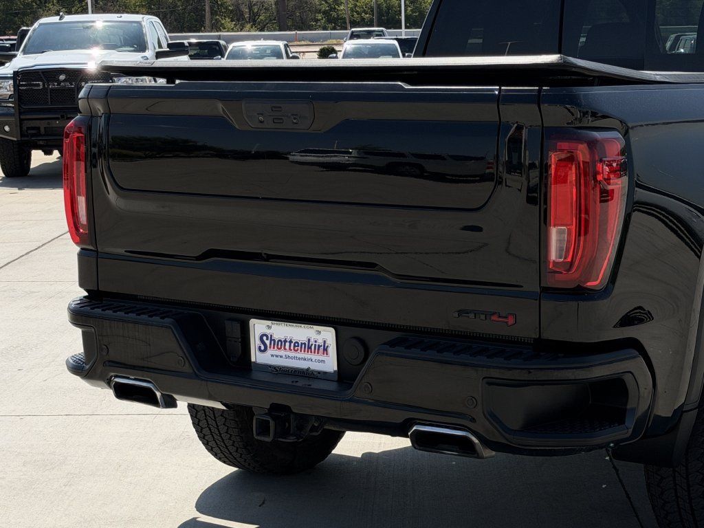 Used 2021 GMC Sierra 1500 AT4 w/ AT4 Premium Package AWD/4WD image 6
