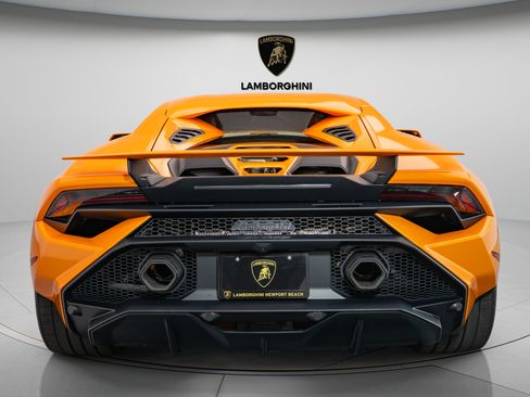 Used 2023 Lamborghini Huracan Tecnica RWD image 5
