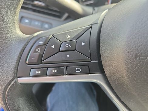 Used 2025 Nissan Altima 2.5 SV FWD image 14