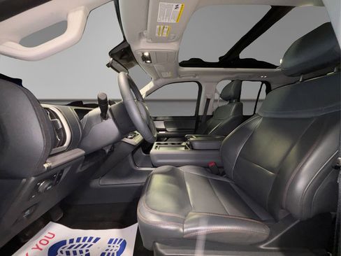 Certified 2025 Ford Expedition Active AWD/4WD image 9