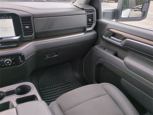 Certified 2024 Chevrolet Silverado 2500 LT w/ Convenience Package image 19