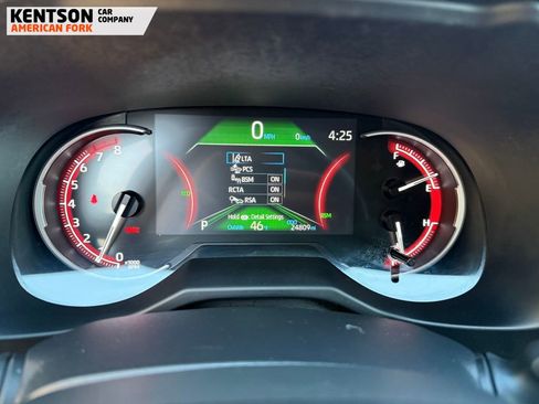 Used 2025 Toyota RAV4 XLE image 17