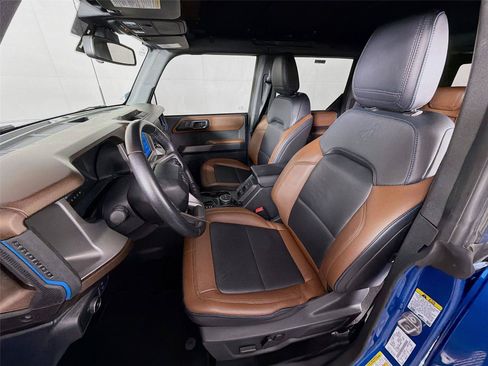 Used 2022 Ford Bronco Outer Banks AWD/4WD image 2