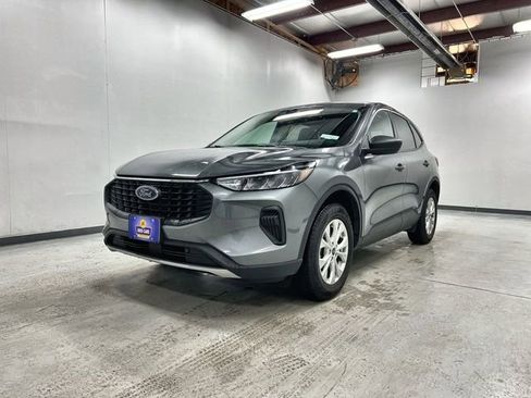 Used 2025 Ford Escape Active image 1