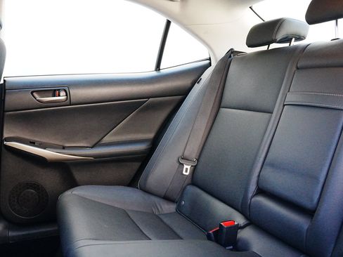 Used 2019 Lexus IS 300 image 15