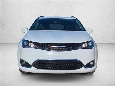 Used 2020 Chrysler Pacifica Touring-L w/ Tire & Wheel Group image 2