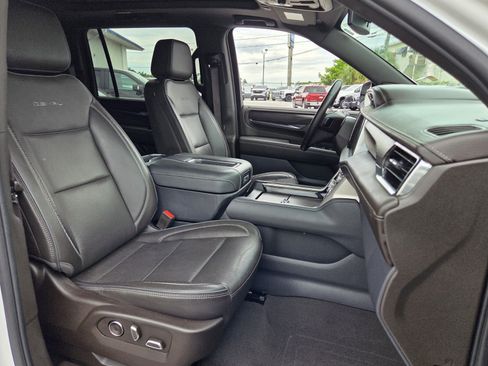 Used 2023 GMC Yukon XL Denali w/ Max Trailering Package AWD/4WD image 19