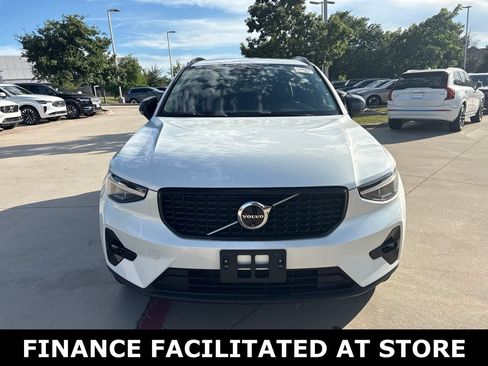 Certified 2025 Volvo XC40 B5 Plus AWD/4WD image 2