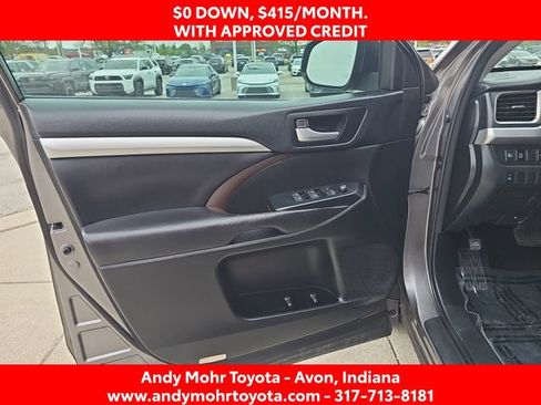 Used 2017 Toyota Highlander XLE FWD image 11