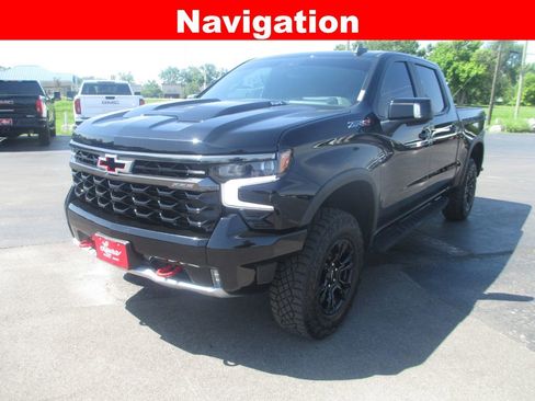 Used 2023 Chevrolet Silverado 1500 ZR2 w/ Technology Package AWD/4WD image 11