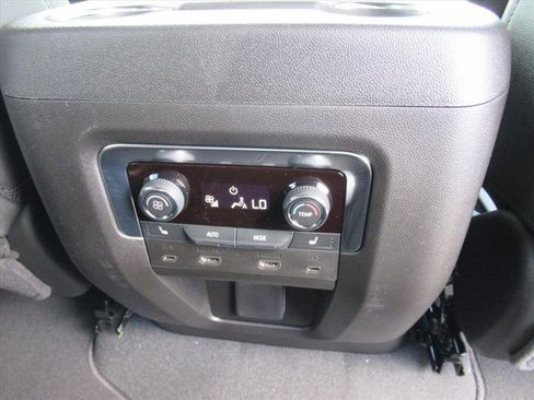 New 2026 Chevrolet Tahoe High Country AWD/4WD image 16