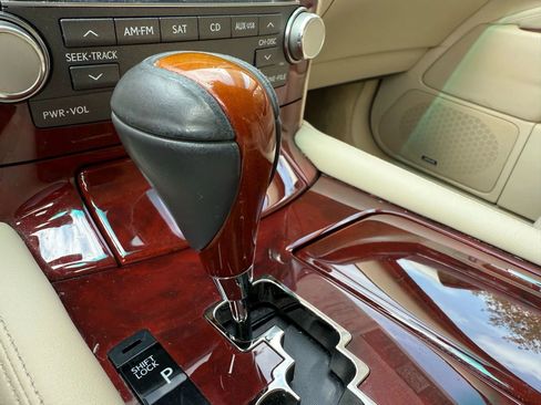 Used 2010 Lexus LS 460 image 32