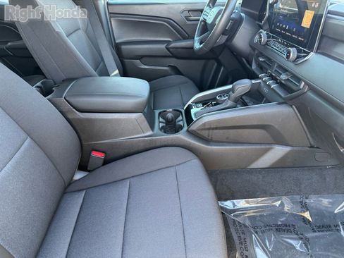 Used 2023 Chevrolet Colorado Trail Boss w/ Technology Package image 30