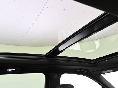 New 2025 Cadillac XT6 Luxury image 17