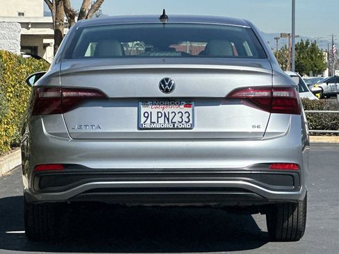 Used 2024 Volkswagen Jetta SE image 5