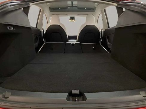 Used 2024 Tesla Model Y 2WD image 58