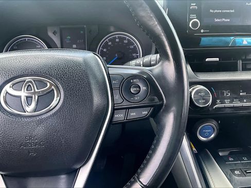 Used 2021 Toyota Venza LE AWD/4WD image 25