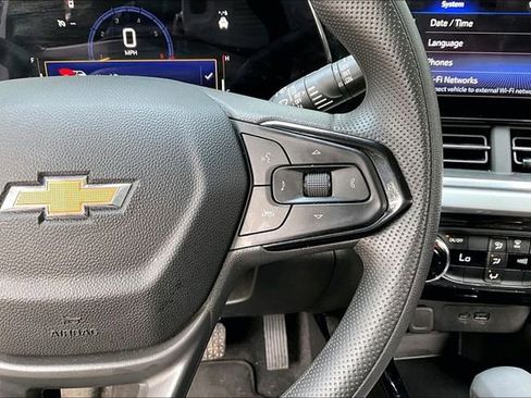 Used 2024 Chevrolet Trax LT image 11