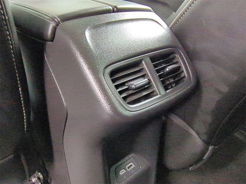 Certified 2022 Buick Envision Essence w/ Technology Package I image 24