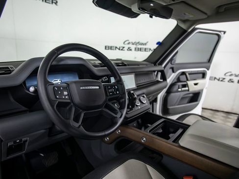 Used 2024 Land Rover Defender 110 X-Dynamic SE AWD/4WD image 34