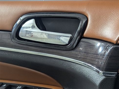 Used 2021 Jeep Grand Cherokee Overland image 14