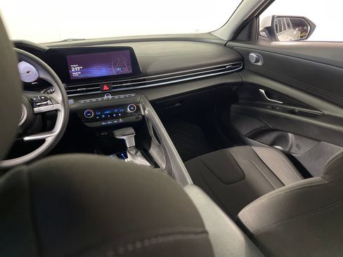 Certified 2024 Hyundai Elantra SEL FWD image 17