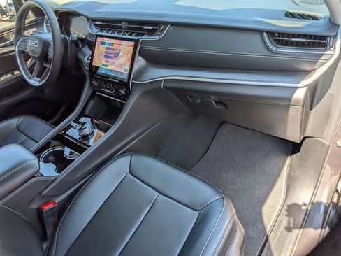 Used 2023 Jeep Grand Cherokee L Limited w/ Luxury Tech Group II AWD/4WD image 35