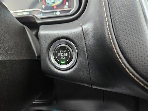 Used 2023 GMC Yukon SLT w/ SLT Premium Package image 28