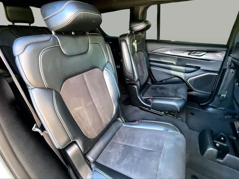Used 2021 Jeep Grand Cherokee L Laredo AWD/4WD image 19