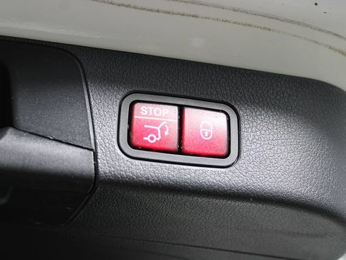 Used 2021 Mercedes-Benz GLB 250 image 26