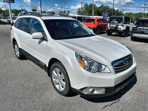 Used 2011 Subaru Outback 2.5i Premium AWD/4WD image 11