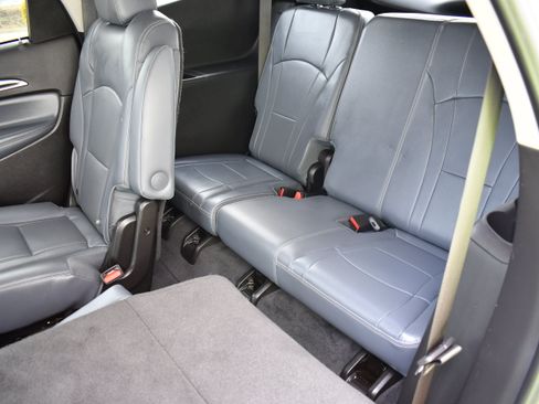 Used 2021 Buick Enclave Essence FWD image 14