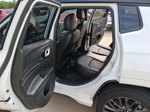 Used 2023 Jeep Compass High Altitude AWD/4WD image 14