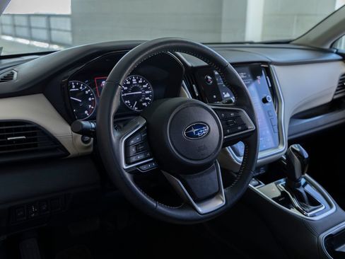 Used 2025 Subaru Outback Premium AWD/4WD image 16