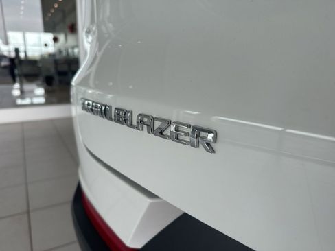 Used 2023 Chevrolet TrailBlazer LT w/ Convenience Package image 11