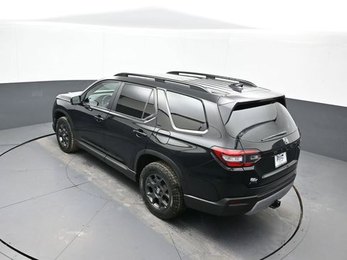 Certified 2023 Honda Pilot TrailSport image 42